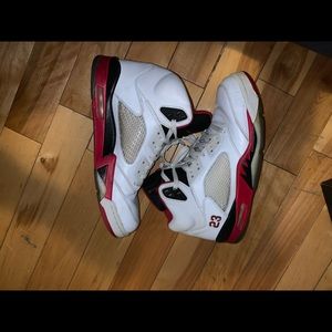Jordan 5 “Fire Red”